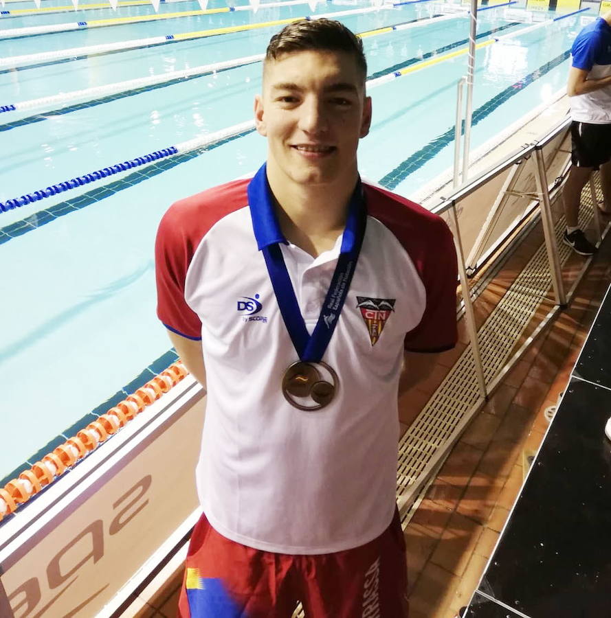 Manuel Durán | Natación. Campeón de España de 5.000 en P50, oros en 400, 800 y 1.500 en Open Primavera y campeón de España en 400 de Invierno en P25.