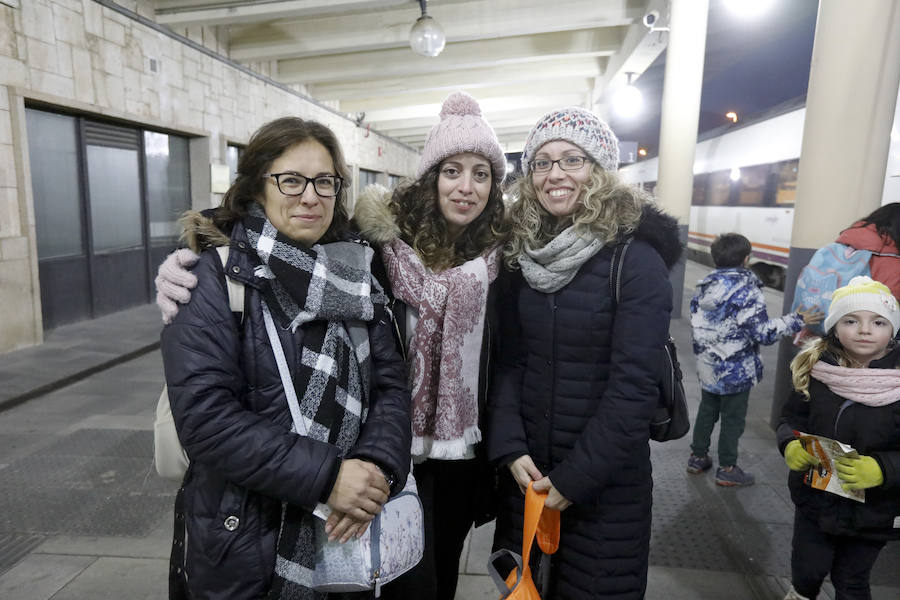 Raquel Alcón, Claudia y Mar Martín (Plasencia) «Pese a todo nos hemos subido al tren de la vergüenza, pero para un viaje corto; somos valientes, pero no inconscientes»