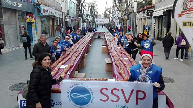 Un gran roscón solidario en Don Benito