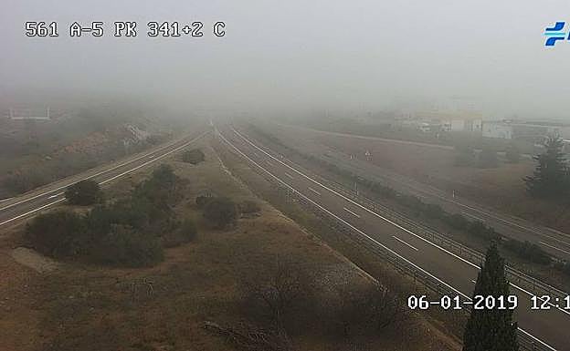 Niebla en la A-5, en la provincia de Badajoz:. DGT