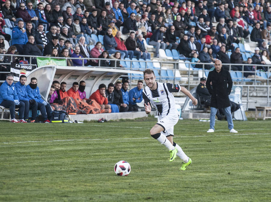 Los blanquinegros regalan a su afición una goleada a la que Éder Díaz, con un tanto de tacón, y José Ángel, con otro de chilena, pusieron broche de oro