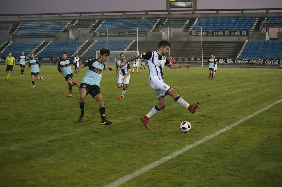Los blanquinegros regalan a su afición una goleada a la que Éder Díaz, con un tanto de tacón, y José Ángel, con otro de chilena, pusieron broche de oro