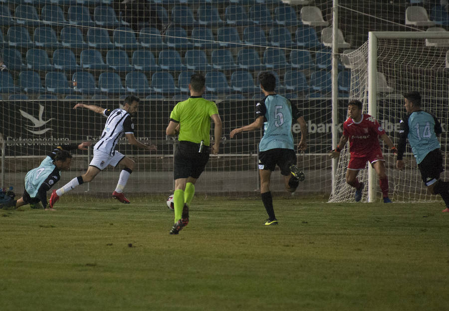Los blanquinegros regalan a su afición una goleada a la que Éder Díaz, con un tanto de tacón, y José Ángel, con otro de chilena, pusieron broche de oro