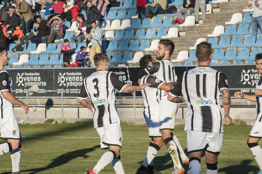 Los blanquinegros regalan a su afición una goleada a la que Éder Díaz, con un tanto de tacón, y José Ángel, con otro de chilena, pusieron broche de oro