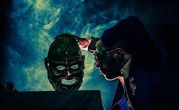 Imagen principal - Las Carantoñas y el Jarramplas brillan en un fin de semana lleno de tradición