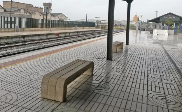 Imagen de los andenes de la estación de tren de Villanueva