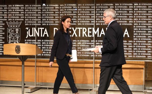 Isaías Táboas, de Renfe; e Isabel Pardo de Vera, de Adif, tras la reunión del Pacto por el Ferrocarril. 