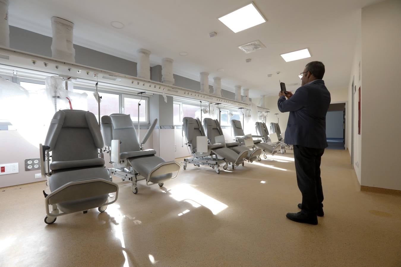 El nuevo Hospital Universitario de Cáceres abre tras 12 años de obras