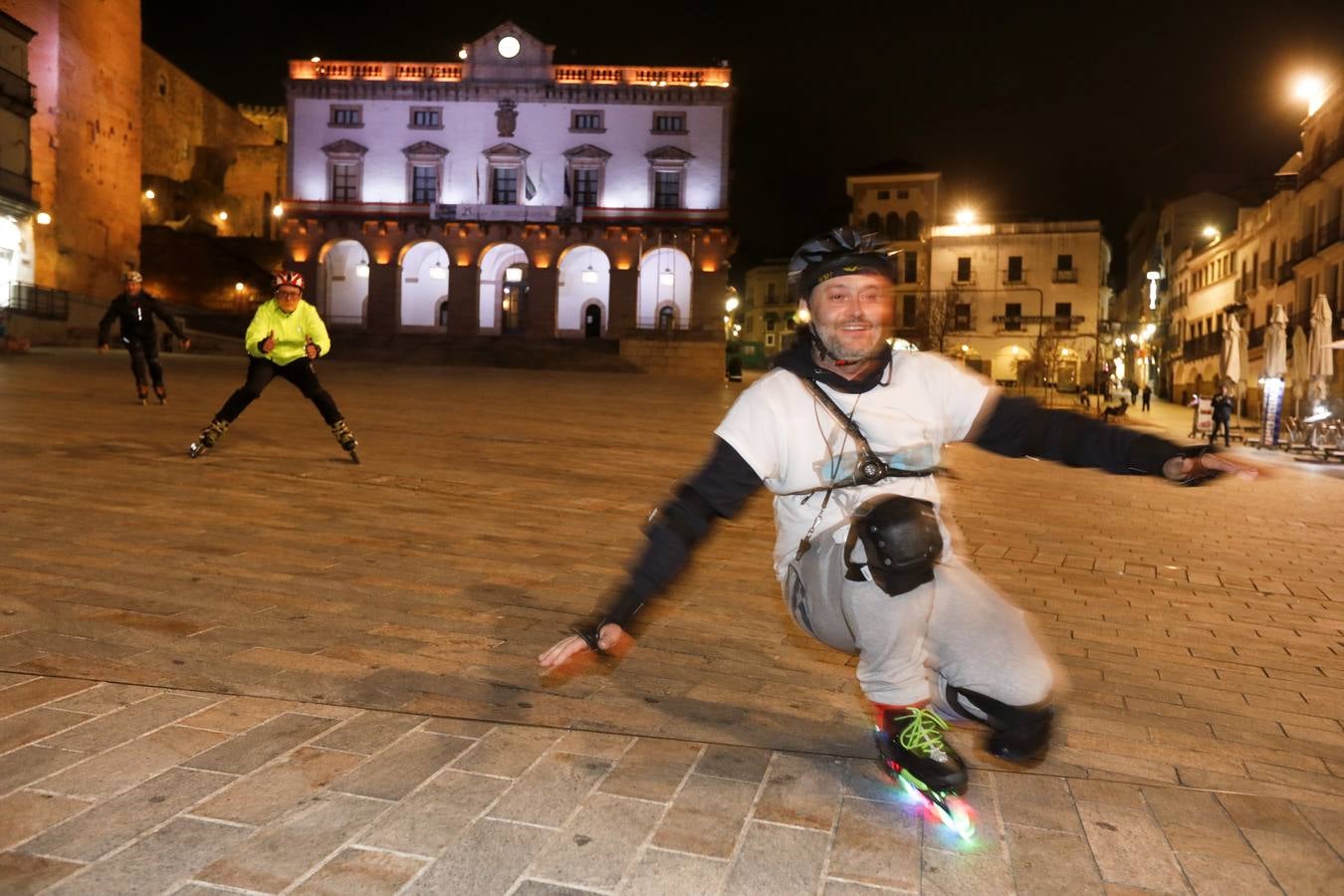 Un club deportivo cacereño fomenta la práctica del patinaje a todas las edades