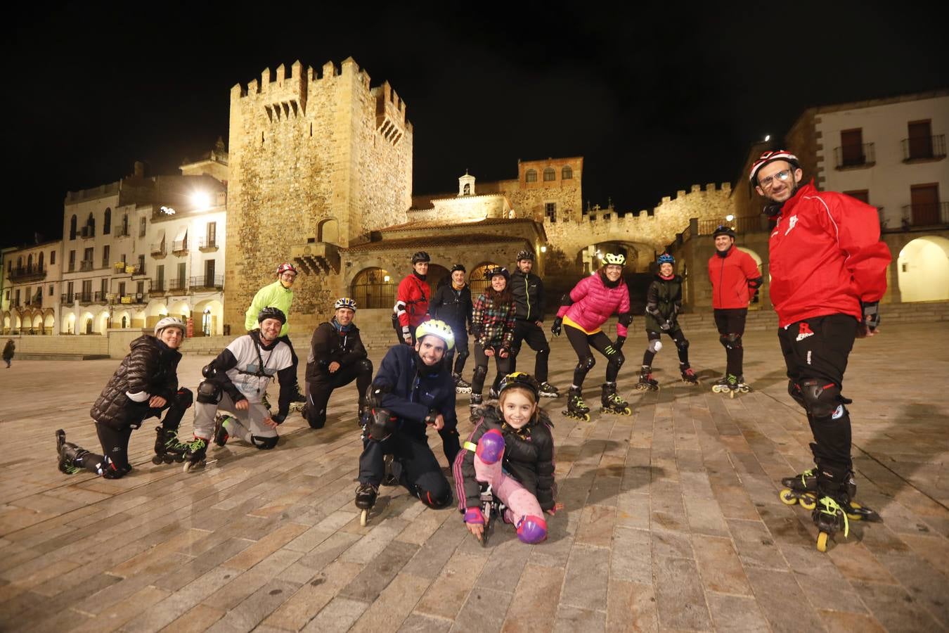 Un club deportivo cacereño fomenta la práctica del patinaje a todas las edades