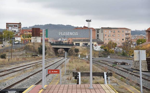 El contrato para la electrificación del tramo Plasencia-Badajoz se licitará por 42 millones