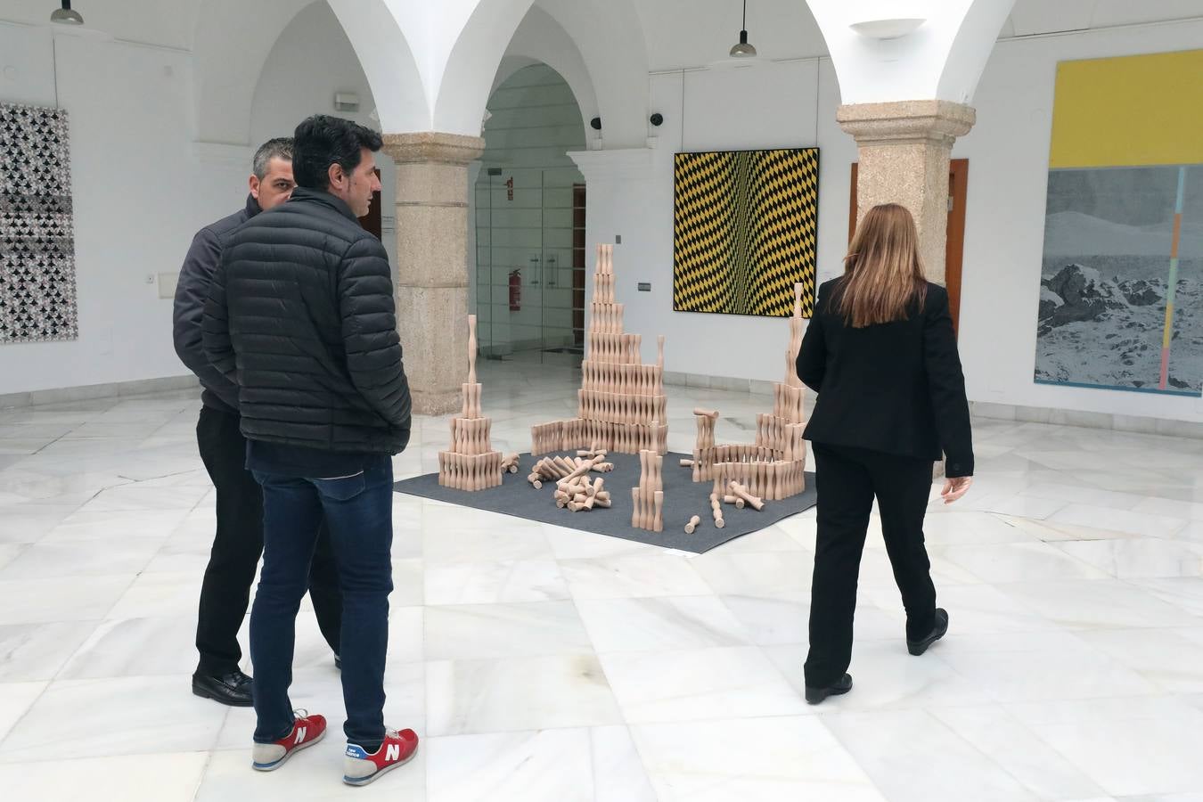 Hasta el 26 de febrero, se podrá disfrutar de las 30 de obras que componen la exposición itinerante de la VII edición de Obra Abierta en el Patio Noble de la Asamblea de Extremadura.