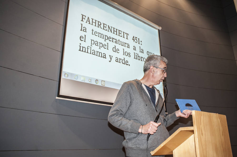 Presentación del libro de Luis Costillo.