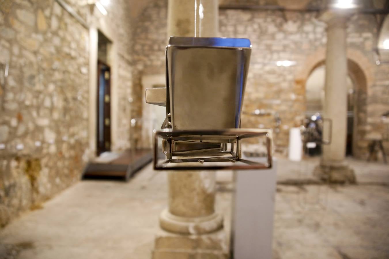 El Colegio Oficial de Arquitectos de Extremadura y el Ateneo de Cáceres ofrecen la exposición de esculturas no_maps / sin planes, del artista plástico Alfonso Doncel. Se puede visitar en el Colegio Oficial de Arquitectos de Extremadura (Cáceres) hasta el 18 de febrero de 2019