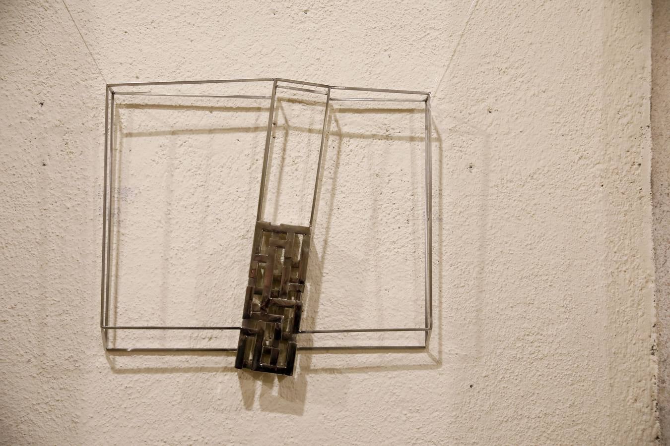 El Colegio Oficial de Arquitectos de Extremadura y el Ateneo de Cáceres ofrecen la exposición de esculturas no_maps / sin planes, del artista plástico Alfonso Doncel. Se puede visitar en el Colegio Oficial de Arquitectos de Extremadura (Cáceres) hasta el 18 de febrero de 2019