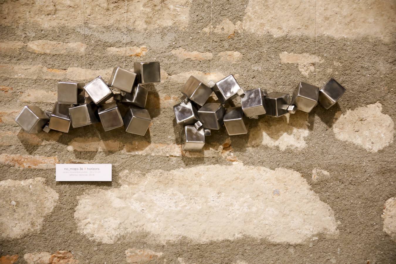 El Colegio Oficial de Arquitectos de Extremadura y el Ateneo de Cáceres ofrecen la exposición de esculturas no_maps / sin planes, del artista plástico Alfonso Doncel. Se puede visitar en el Colegio Oficial de Arquitectos de Extremadura (Cáceres) hasta el 18 de febrero de 2019