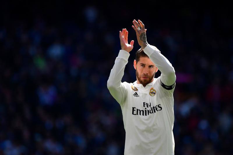 Sergio Ramos, aplaudiendo al público del Santiago Bernabéu