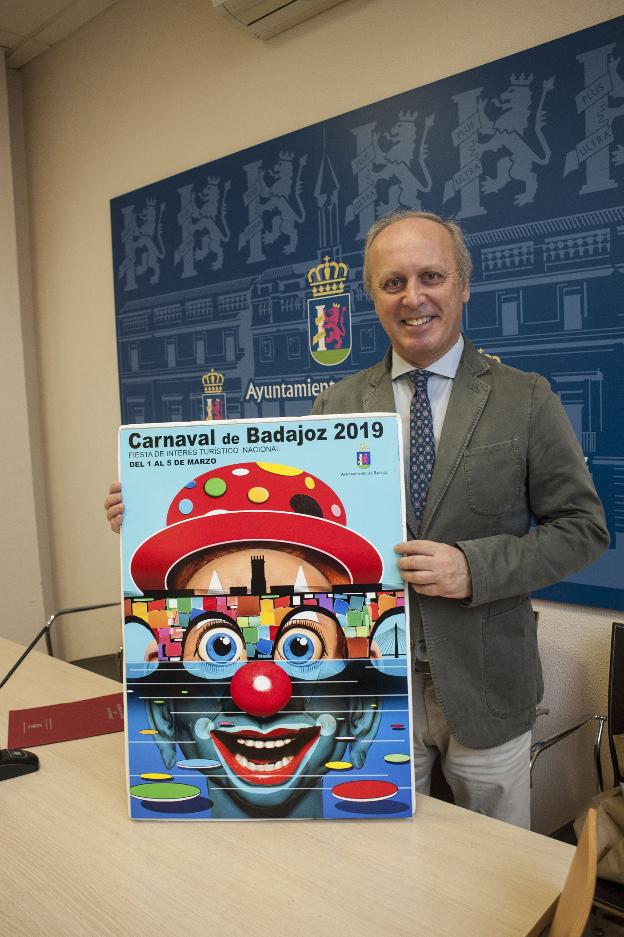 Miguel Ángel Rodríguez durante la presentación del cartel del Carnaval 2019. 
