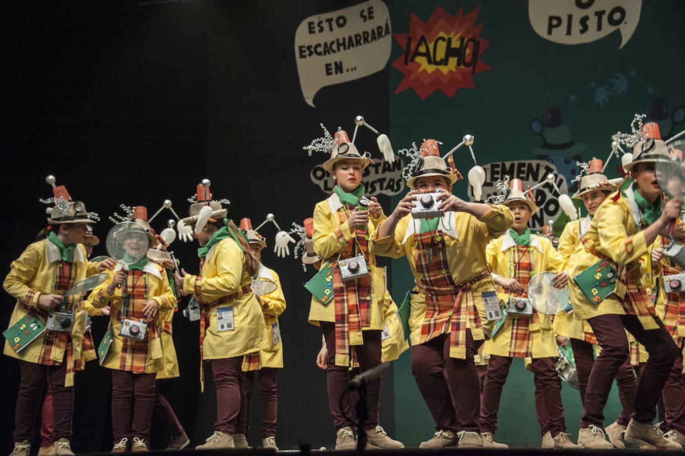 El futuro es prometedor para el concurso de mugas del Carnaval de Badajoz. Las siete agrupaciones que en la jornada del sábado se subieron a las tablas del López de Ayala demostraron que la cantera está ya preparada.