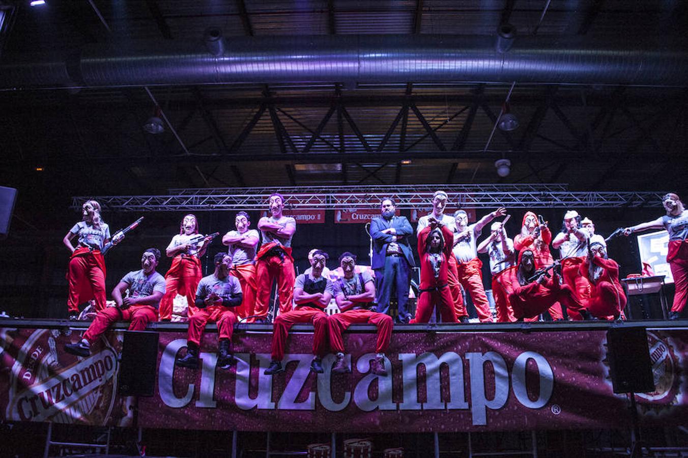 Cientos de personas acudieron a la tamborada en el segundo año de celebración fuera de las Candelas