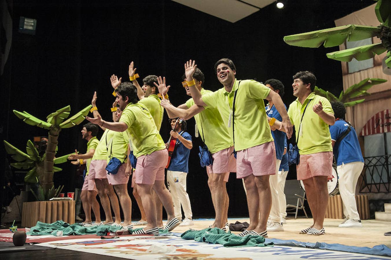 Los Camballotas levantaron al patio de butacas y se echa de menos un grupo con esa energía en la final