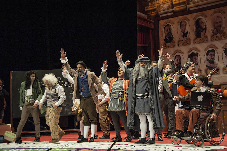 Los Water Closet abrieron la segunda semifinal y pusieron al teatro en pie