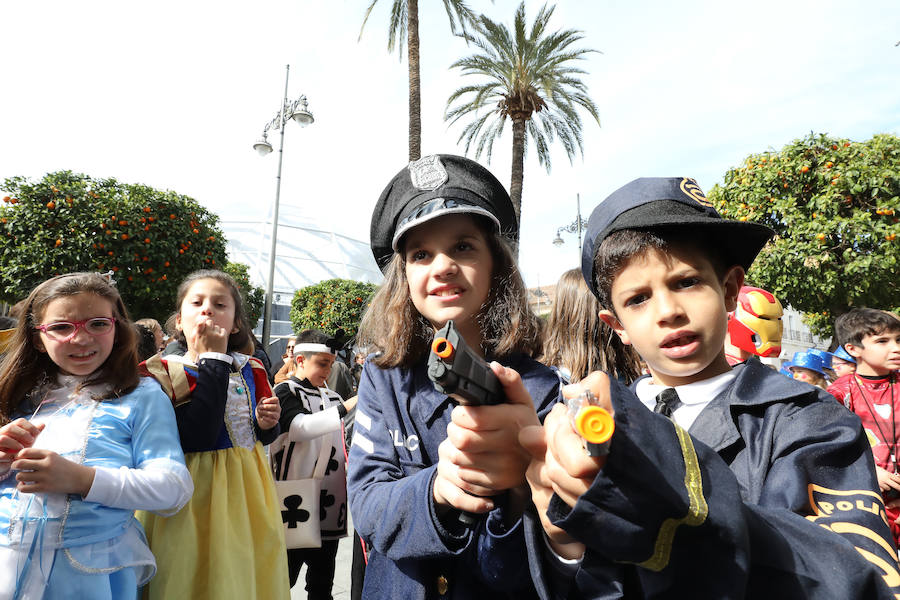 Miles de escolares lucieron ayer sus disfraces por Mérida