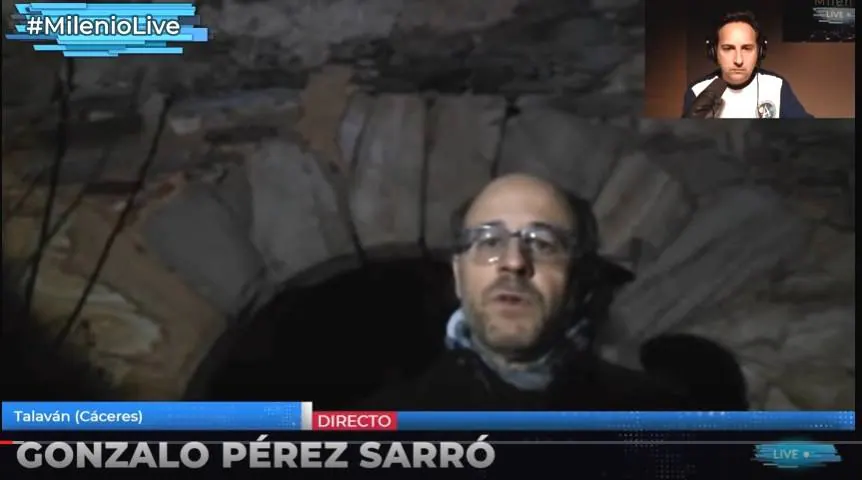 Grabando en directo el programa de Iker Jiménez 'Milenio Live'; desde Talaván, a la una de madrugada del pasado 2 de febrero.