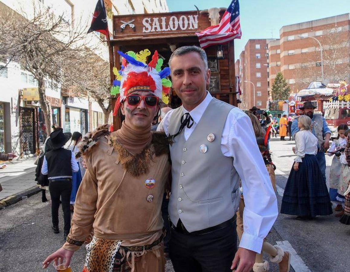 Con un día con mucho calor, la primera edición del sambódromo fue un éxito, San Francisco se llenó de nuevo de disfraces populares, hubo desfile de artefactos y murgas callejeras