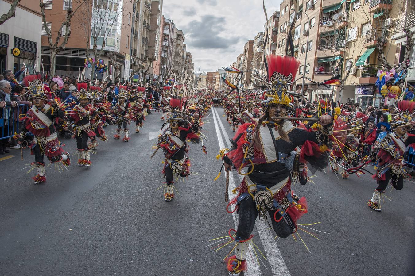 En el barrio de San Roque han desfilado comparsas infantiles y se han celebrado concursos de disfraces como activuidad del Carnaval de Badajoz 2019