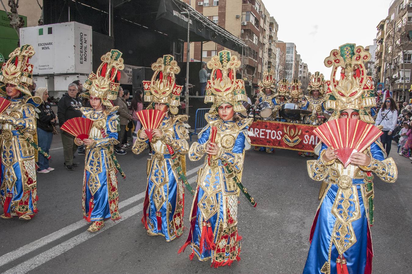 En el barrio de San Roque han desfilado comparsas infantiles y se han celebrado concursos de disfraces como activuidad del Carnaval de Badajoz 2019