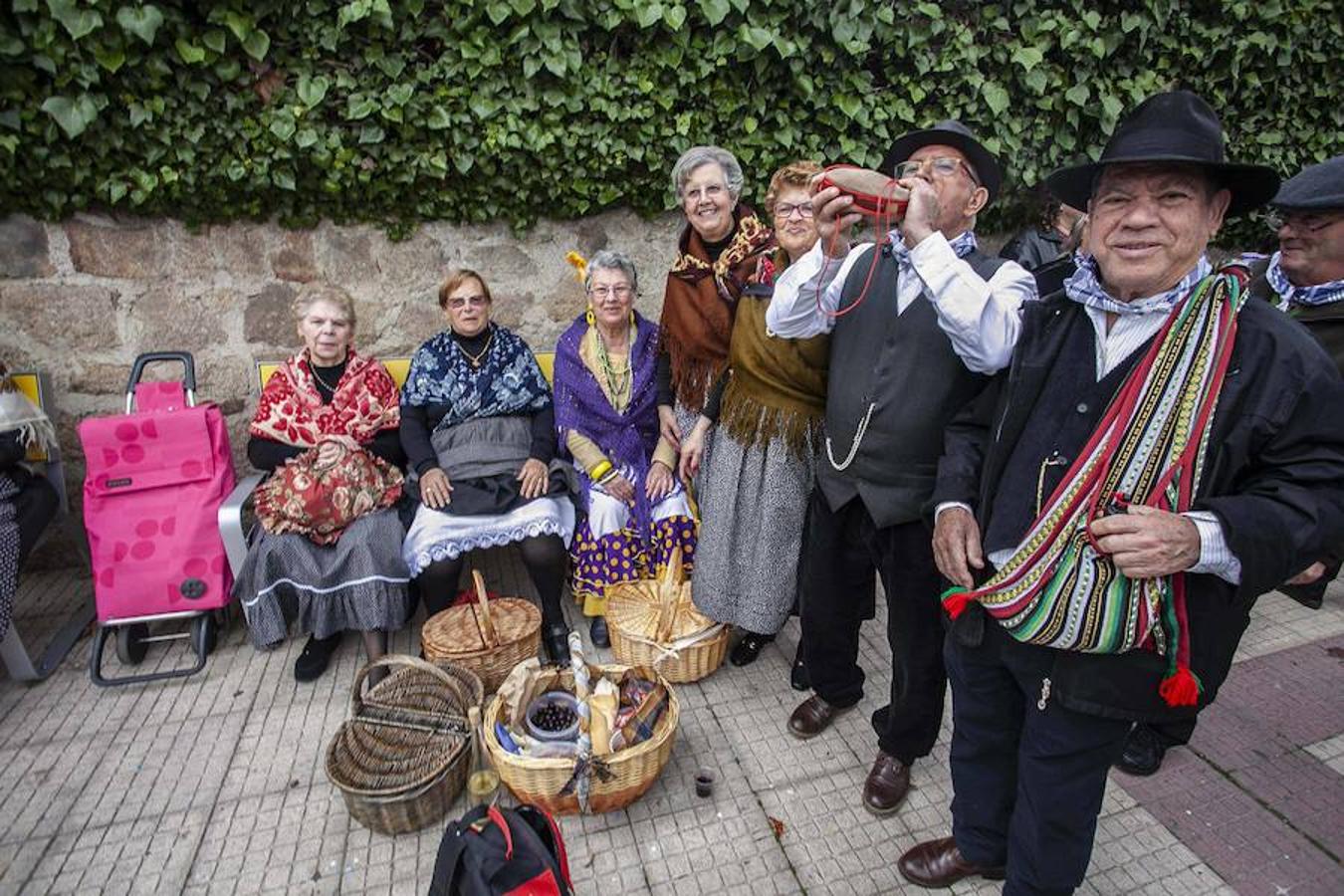 Fotos: Malpartida se entrega a la Pedida de la Patatera