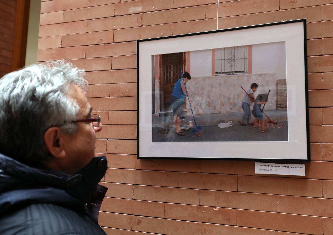 Hasta el 15 de marzo, en el Centro Cultural Alcazaba, se podrá ver la exposición fotográfica 'Igualdad en Positivo'. Se trata de 18 fotografías que reflejan en positivo situaciones de igualdad entre hombres y mujeres en la vida cotidiana, una exposición con el objetivo de contribuir a la lucha por la igualdad real y que forma parte de las actividades conmemorativas del Día Internacional de la Mujer.