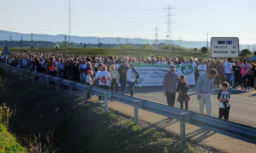 Fotos: Almaraz vuelve a pedir diez años más para la central nuclear
