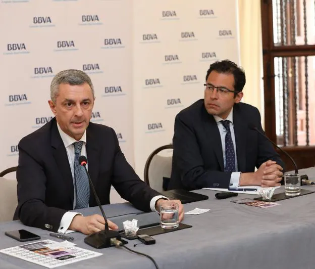 José Ballester, director de la Territorial Sur, y Miguel Cardoso, economista jefe de BBVA Research. 