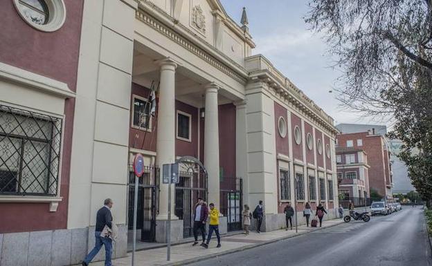 Cinco colegios se unen para pedir más plazas en el instituto Zurbarán de Badajoz