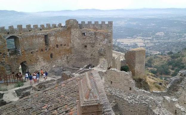 Montanchez estrenará el 29 de marzo un mirador celeste en su castillo almohade del s. XII