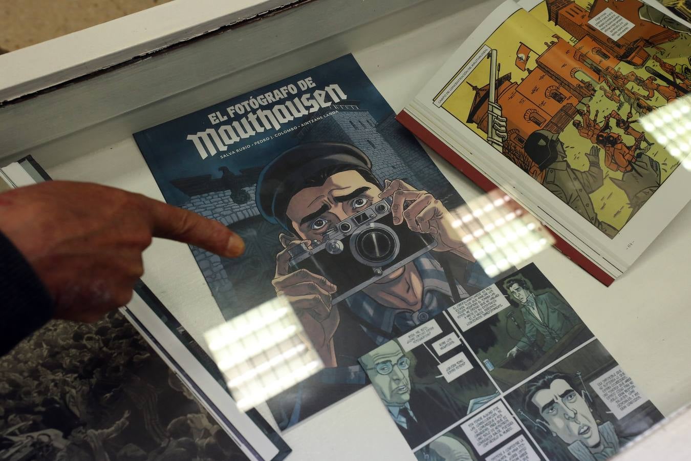 La UNED Mérida acoge la exposición: «Republicanos españoles en los campos nazis», del 19 de marzo al 5 de abril, en horario de 9.30 a 13.30 horas y de 16.30 a 21.00 horas, de lunes a jueves. Viernes de 9:30 a 14:00 h. La exposición será inaugurada con la conferencia y posterior mesa redonda «Notas sobre la deportación española y extremeña a los campos de concentración nazis» que correrá a cargo de José Hinojosa Durán, historiador y delegado en Extremadura de Amical de Mauthausen, y tendrá lugar el martes, 19 de marzo, a las 19.30 horas, en la Sala en la sala de Exposiciones del Centro