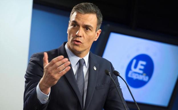 El presidente del Gobierno español, Pedro Sánchez, durante la rueda de prensa ofrecida hoy en Bruselas.