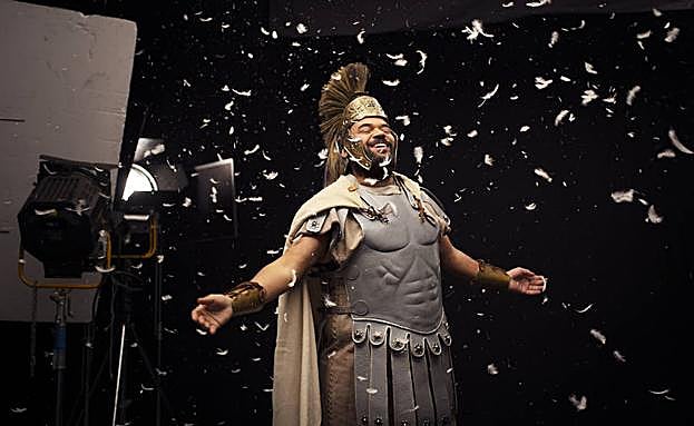 Carlos Jean, durante la grabación del videoclip de 'Thumbs Up (Justo antes de Cristo)'.