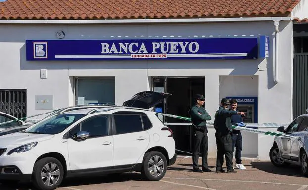 El director de Banca Pueyo de Villafranco evoluciona favorablemente tras ser operado