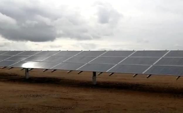 Paneles solares instalados en una de las plantas de Enel en Logrosán 