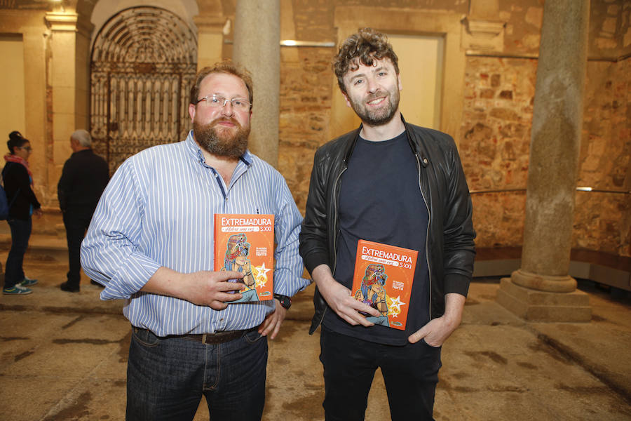 Pedro Camello y Fermín Solís en el Ateneo.