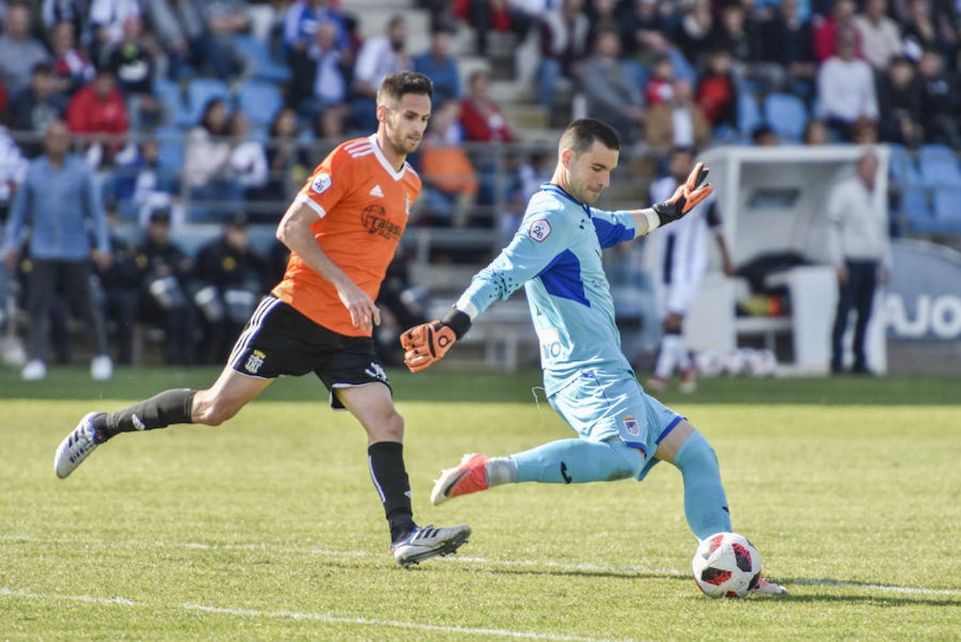 El Nuevo Vivero engulle a otro líder con otro gol de Éder Díez que vale una victoria para soñar con la fase de ascenso en Murcia