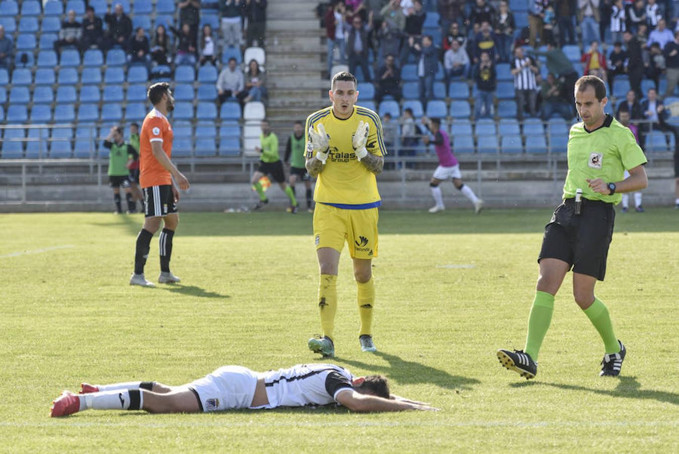 El Nuevo Vivero engulle a otro líder con otro gol de Éder Díez que vale una victoria para soñar con la fase de ascenso en Murcia
