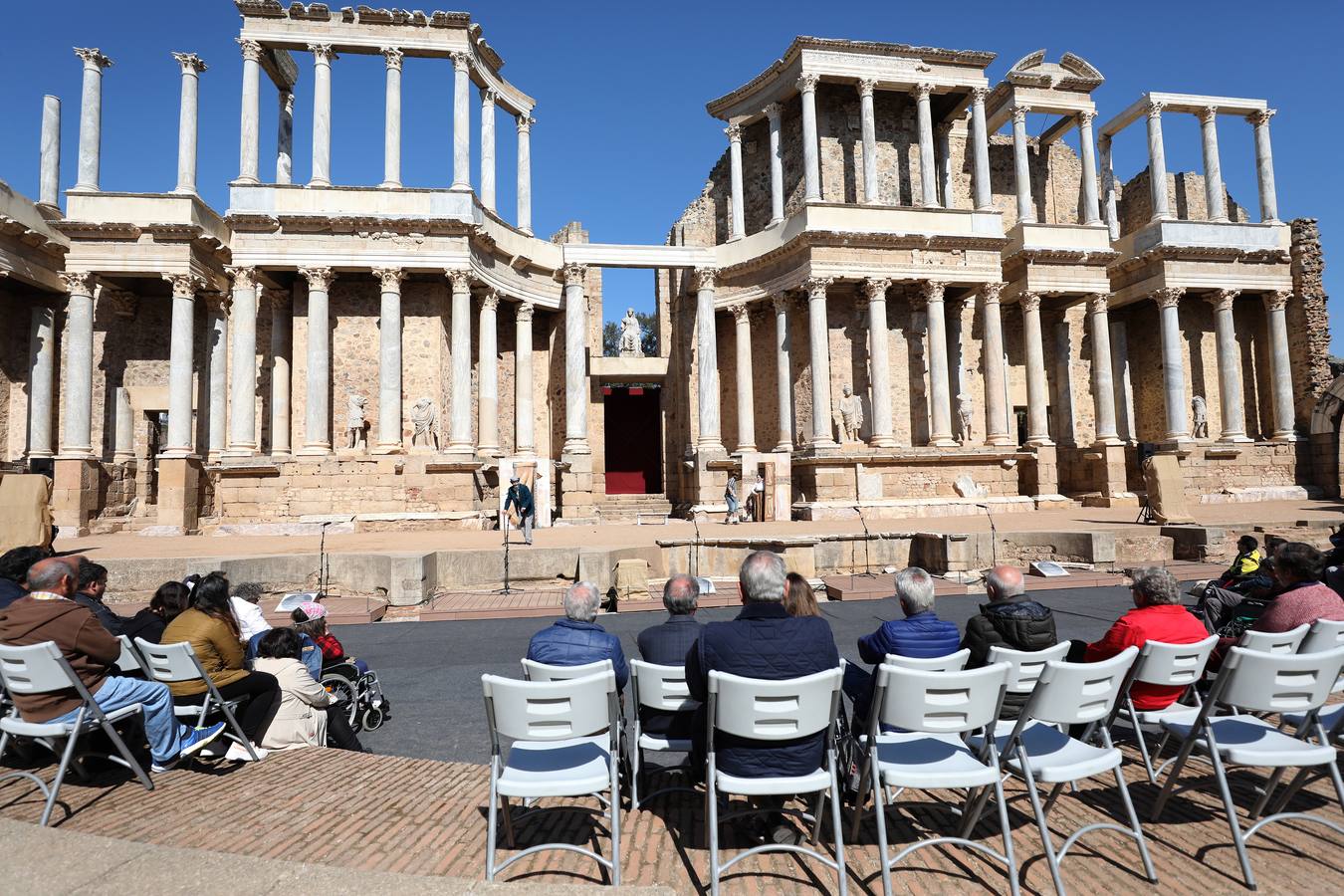 Tercera jornada del Festival de Teatro Grecolatino de Mérida, en el que se ha estrenado la obra clásica 'Cásina' de Plauto.