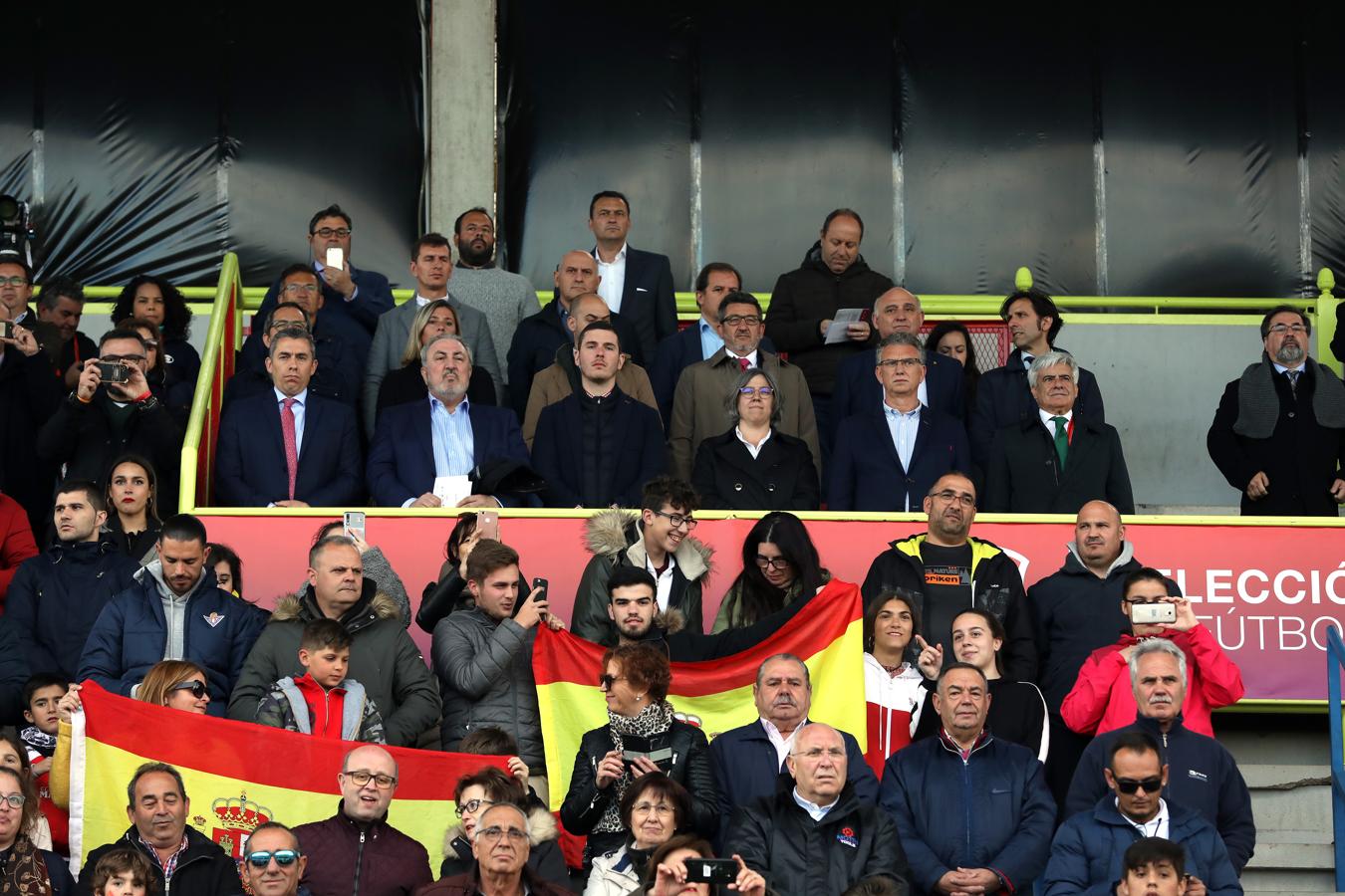 Fotos: Partido amistoso entre España y Brasil que ha sido disputado en Don Benito