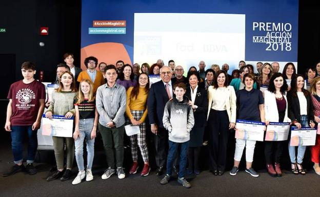 La ministra Isabel Celaá ha hecho entrega de los Premios Acción Magistral:: MINISTERIO DE EDUCACIÓN