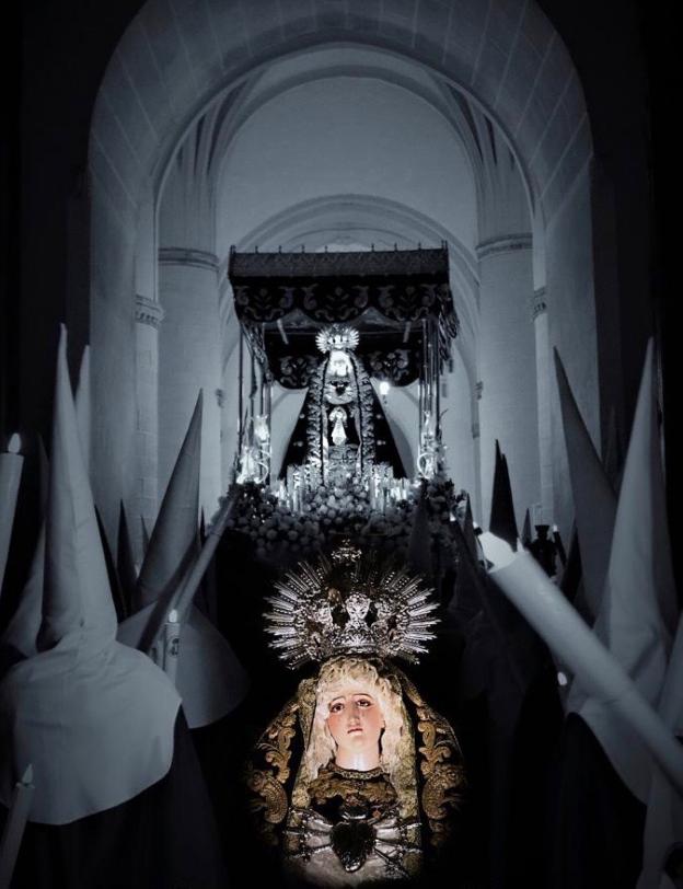 La Cofradía Virgen de los Dolores salió el viernes en procesión. :: A.O.