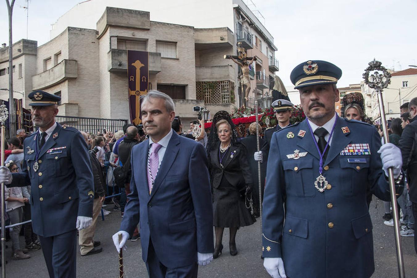 Fotos: Miles de pacenses se echan a la calle para seguir los pasos de la Espina